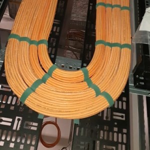 Hyperline CDV-150x9-42U-RAL9005 Перфорированный вертикальный кабельный организатор-лоток 150х9 мм, высотой 1868 мм, для шкафа высотой 42U, черный Hyperline CDV-150x9-42U-RAL9005 Перфорированный вертикальный кабельный организатор-лоток 150х9 мм, высотой 1868 мм, для шкафа высотой 42U, черный